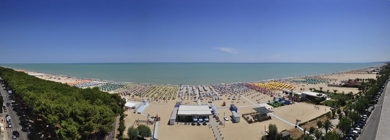 Ostello La Stazione Alba Adriatica Dış mekan fotoğraf